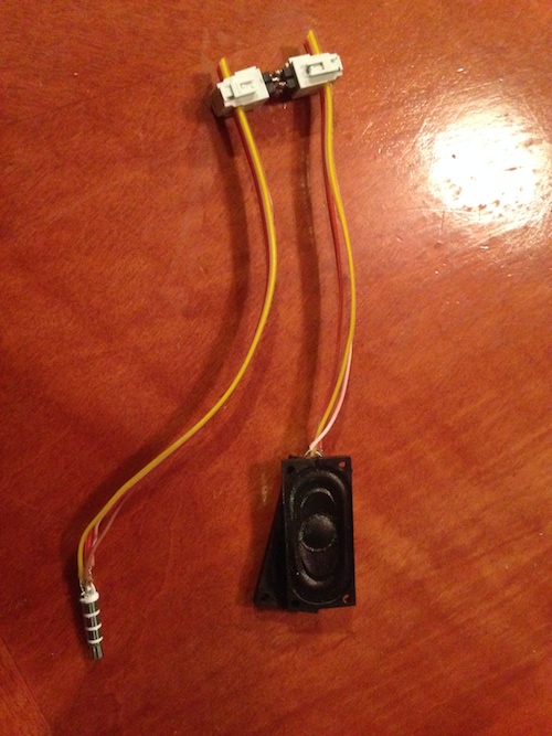 The hacked connector for headphone to speaker
