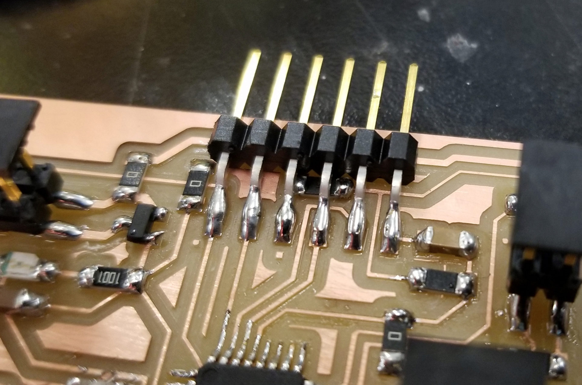 Resistor under FTDI header