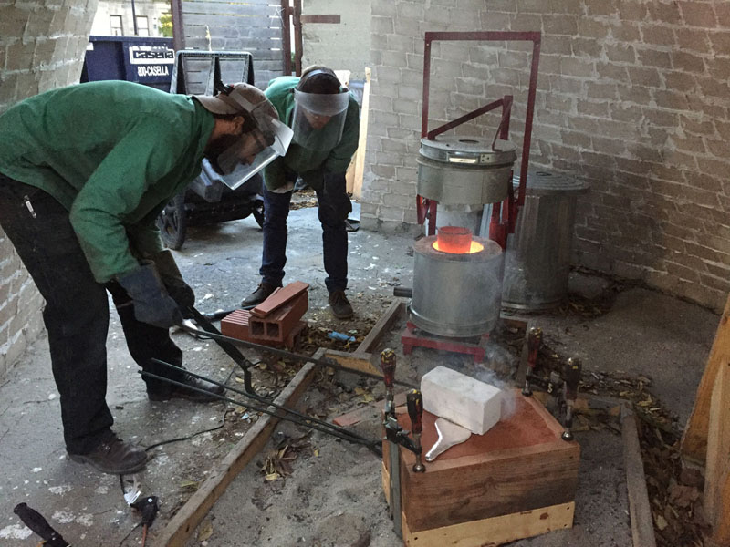 Aluminium sand casting keeps caving in at top surface : r/MetalCasting