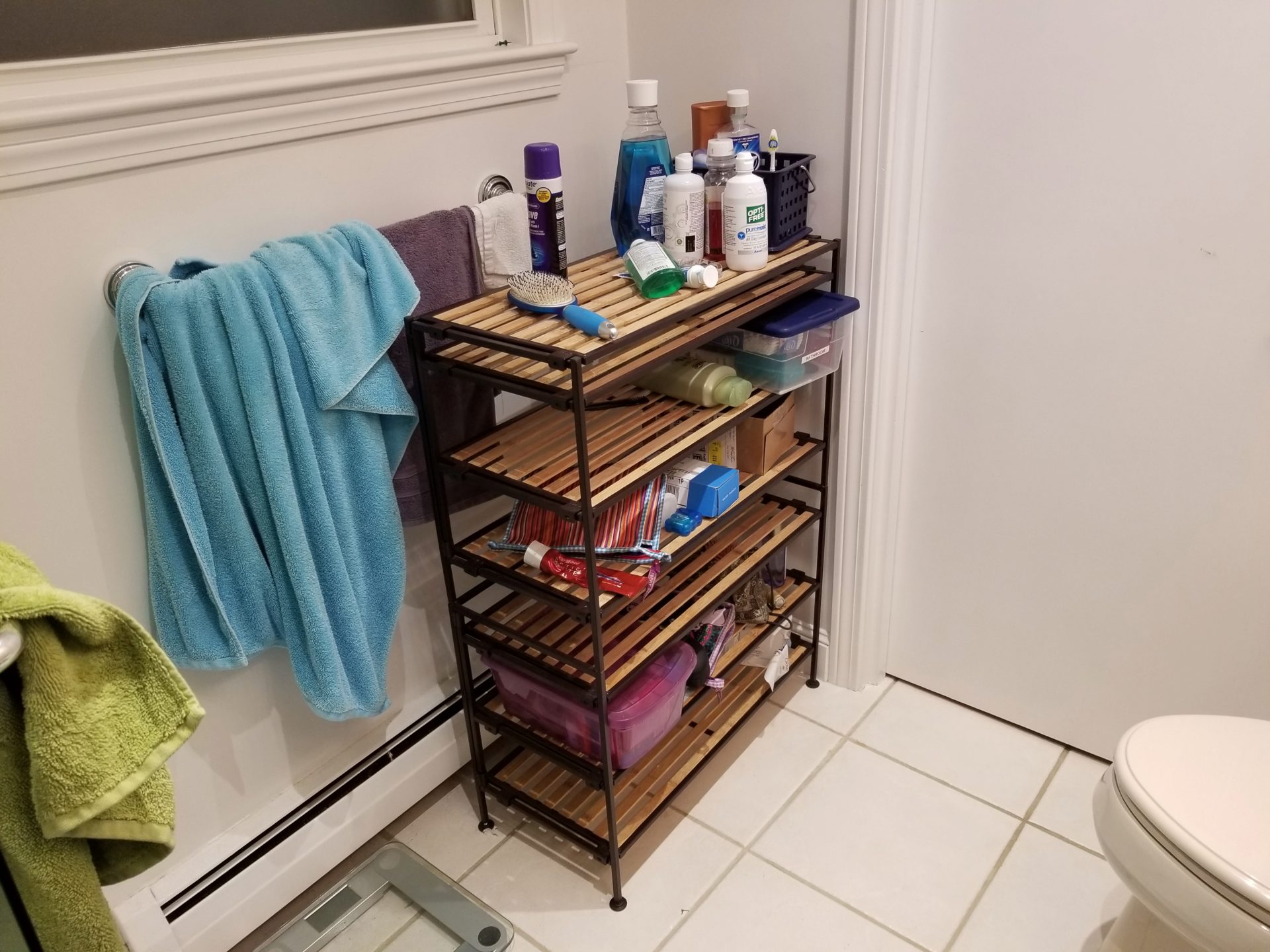 current bathroom shelves