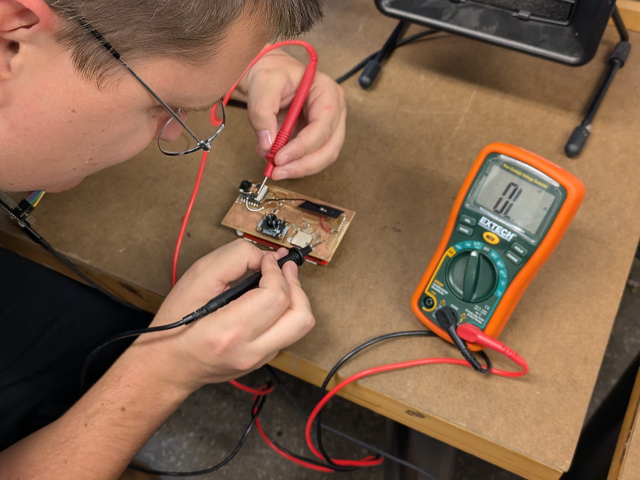 Gert demonstrating multimeter