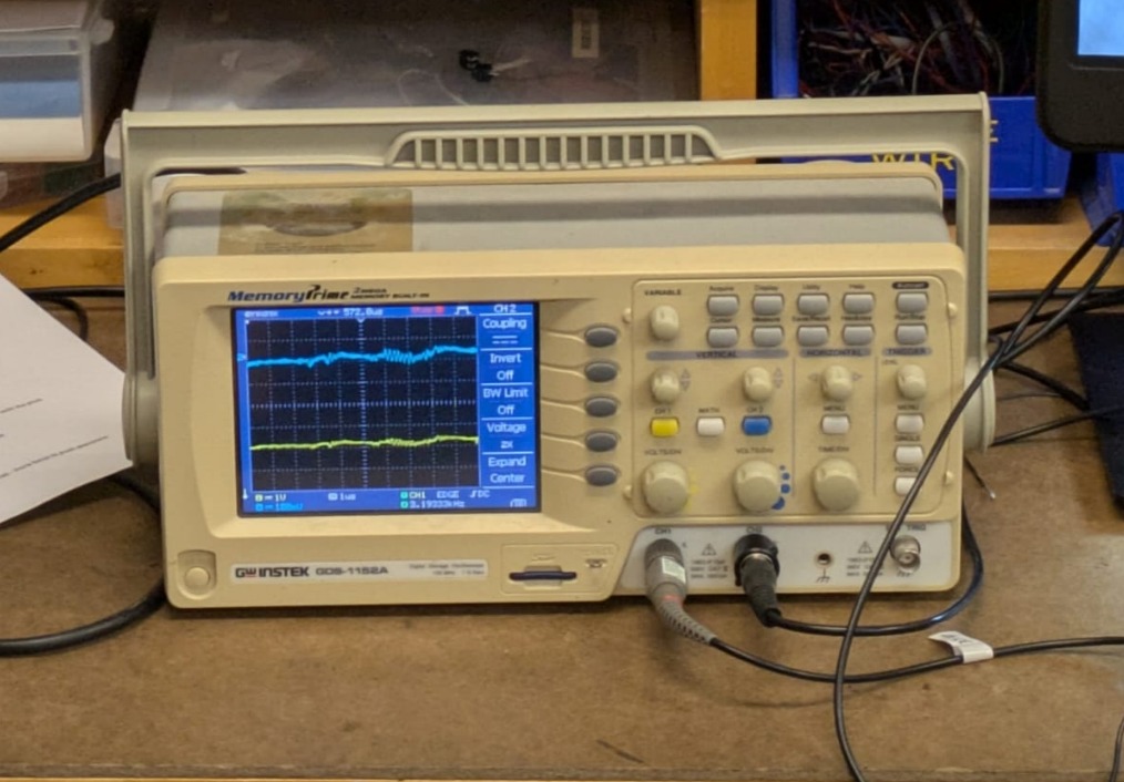 Oscilloscope analog pin