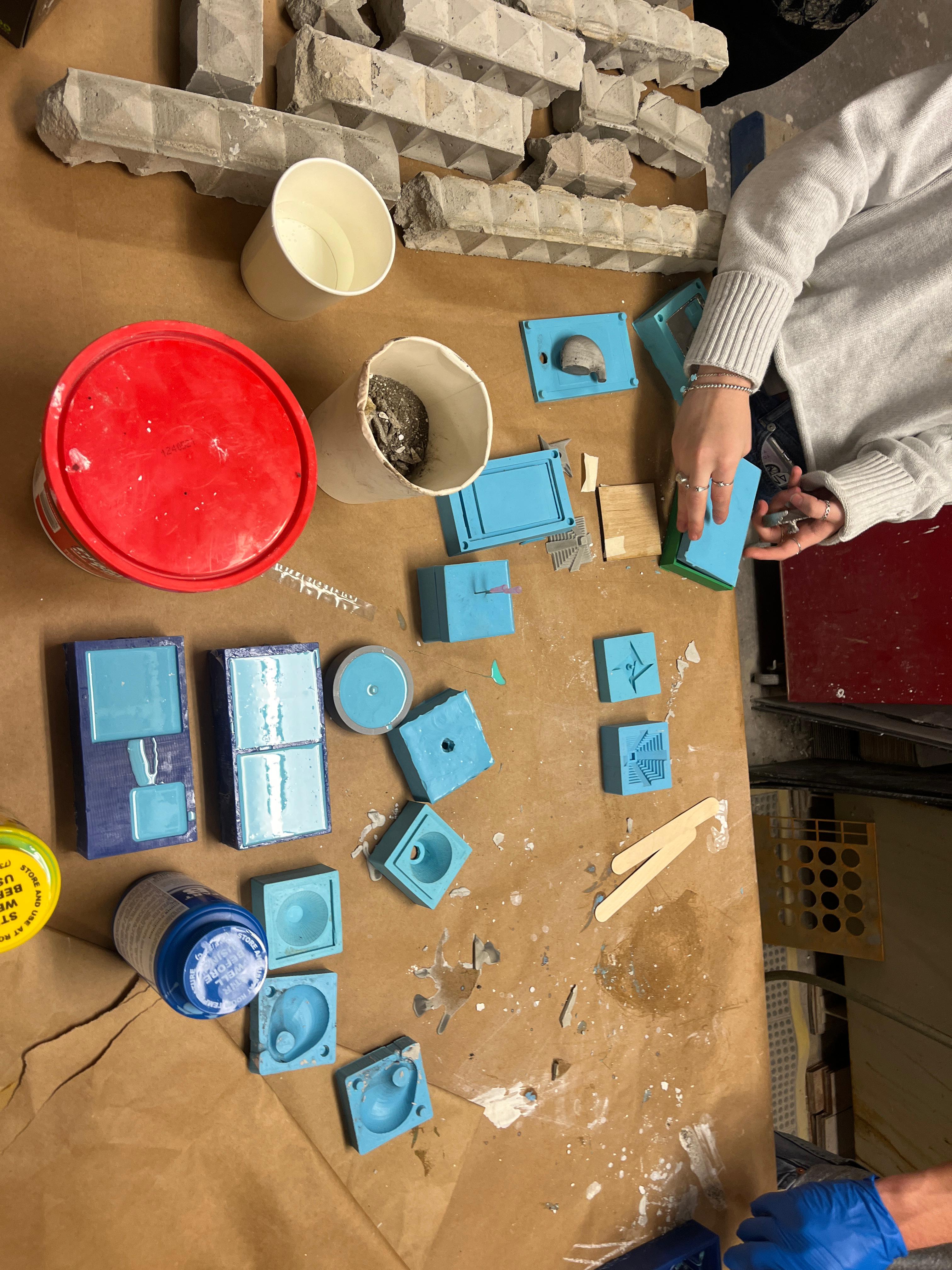 CAD model of the positive with draft and parting lines