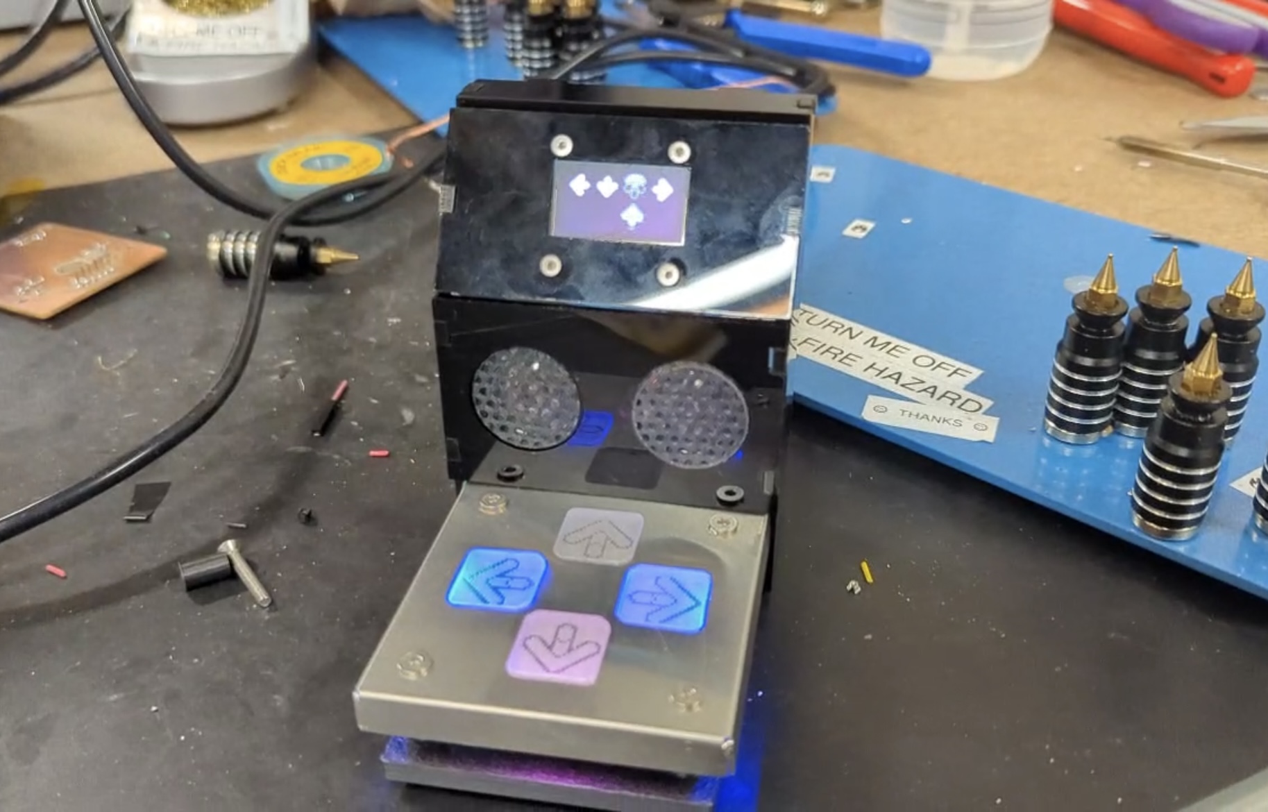 Tiny DDR machine in action