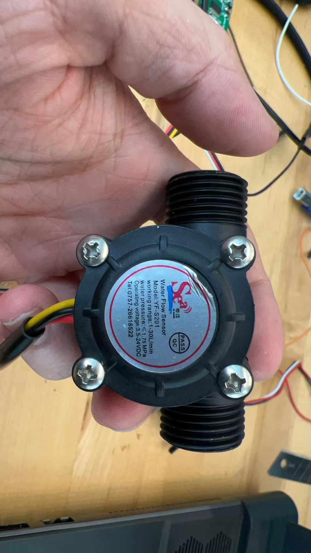 Water flow sensor connection