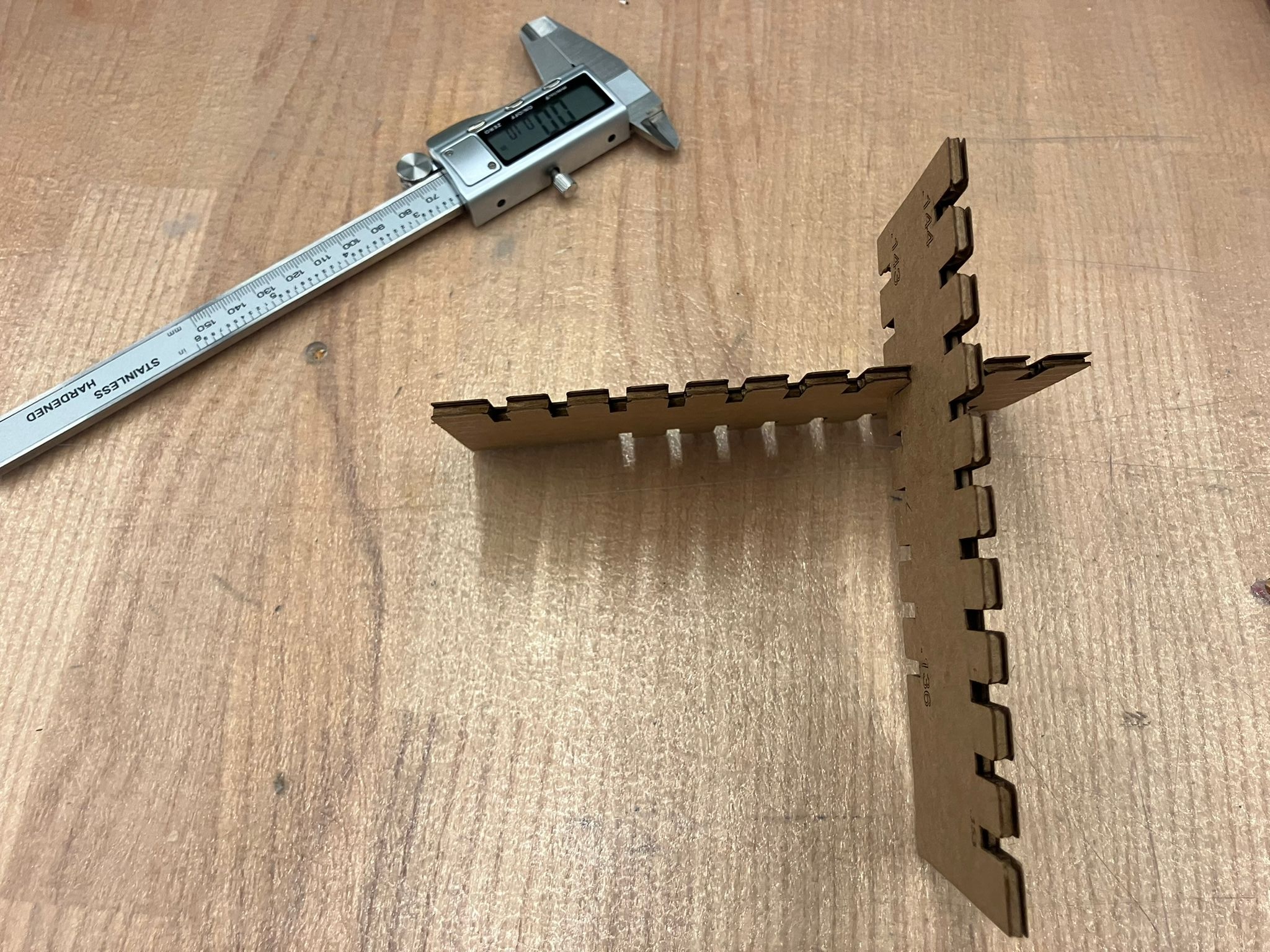 Peg and hole measurement setup