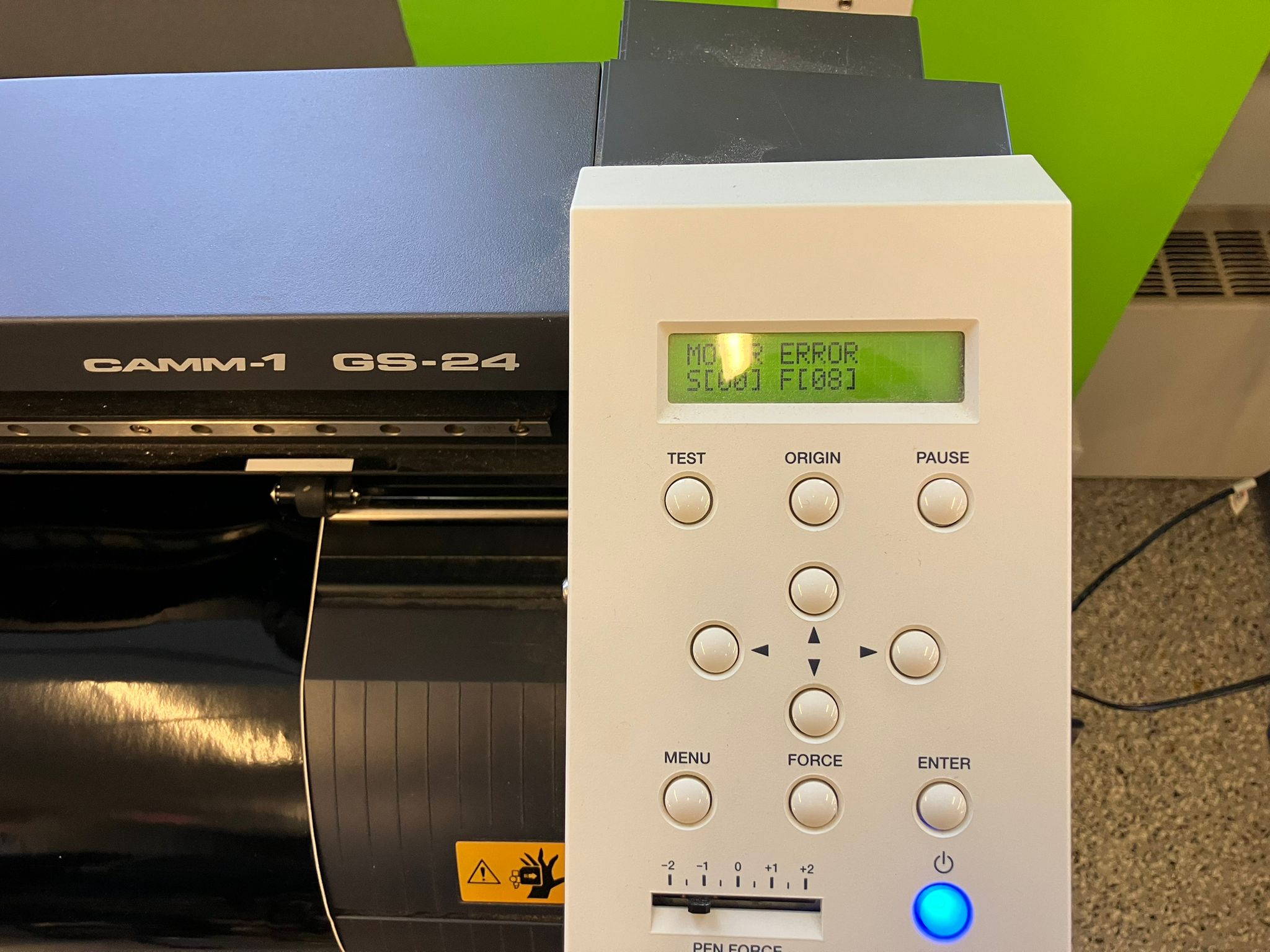 Motor error display on vinyl cutter