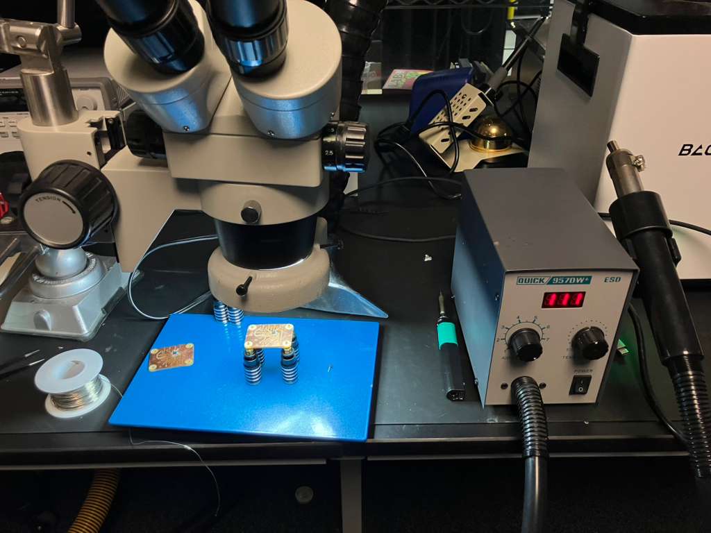 Soldering setup for component assembly