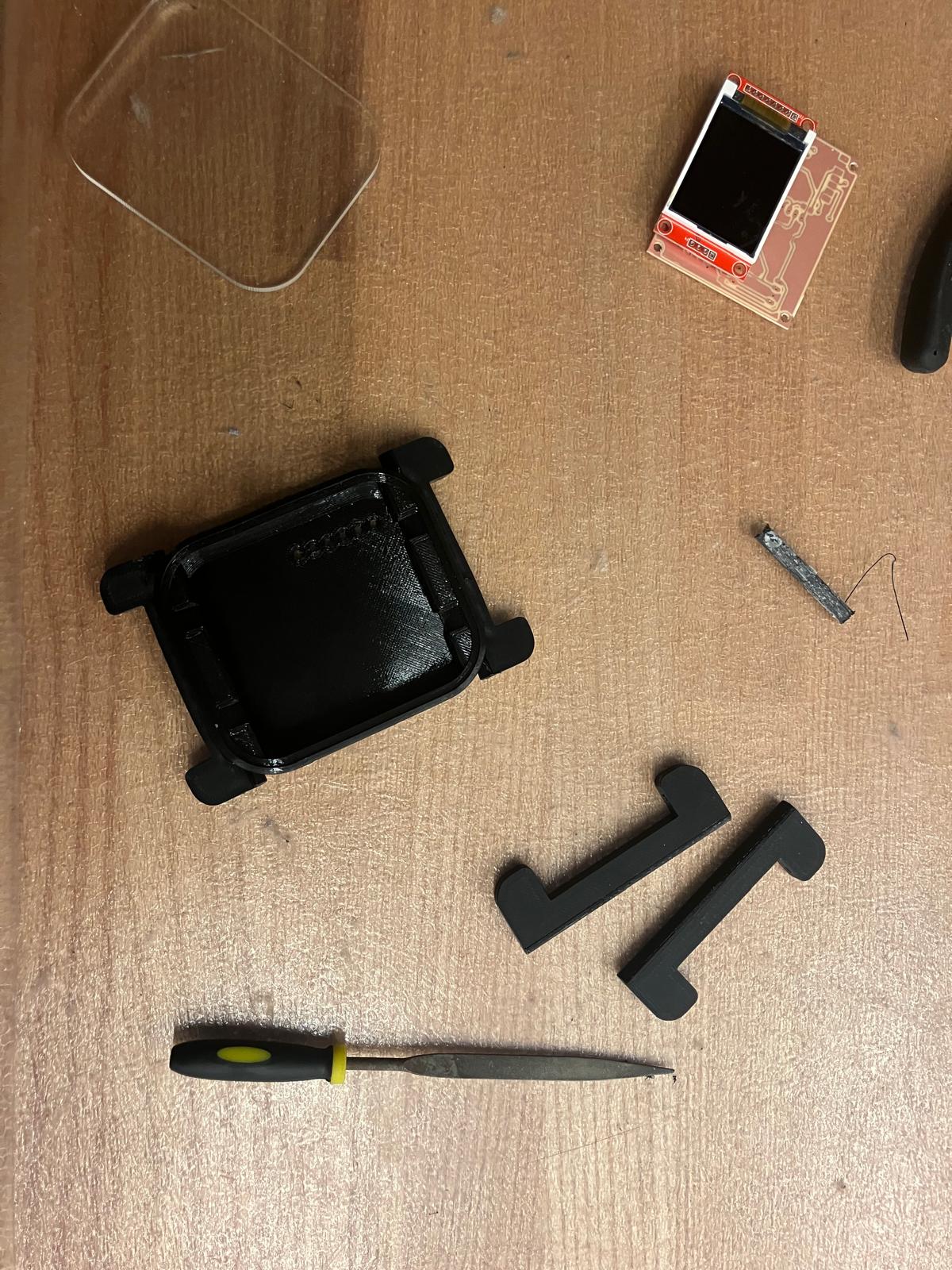 Filed and inserted band clips showing fit