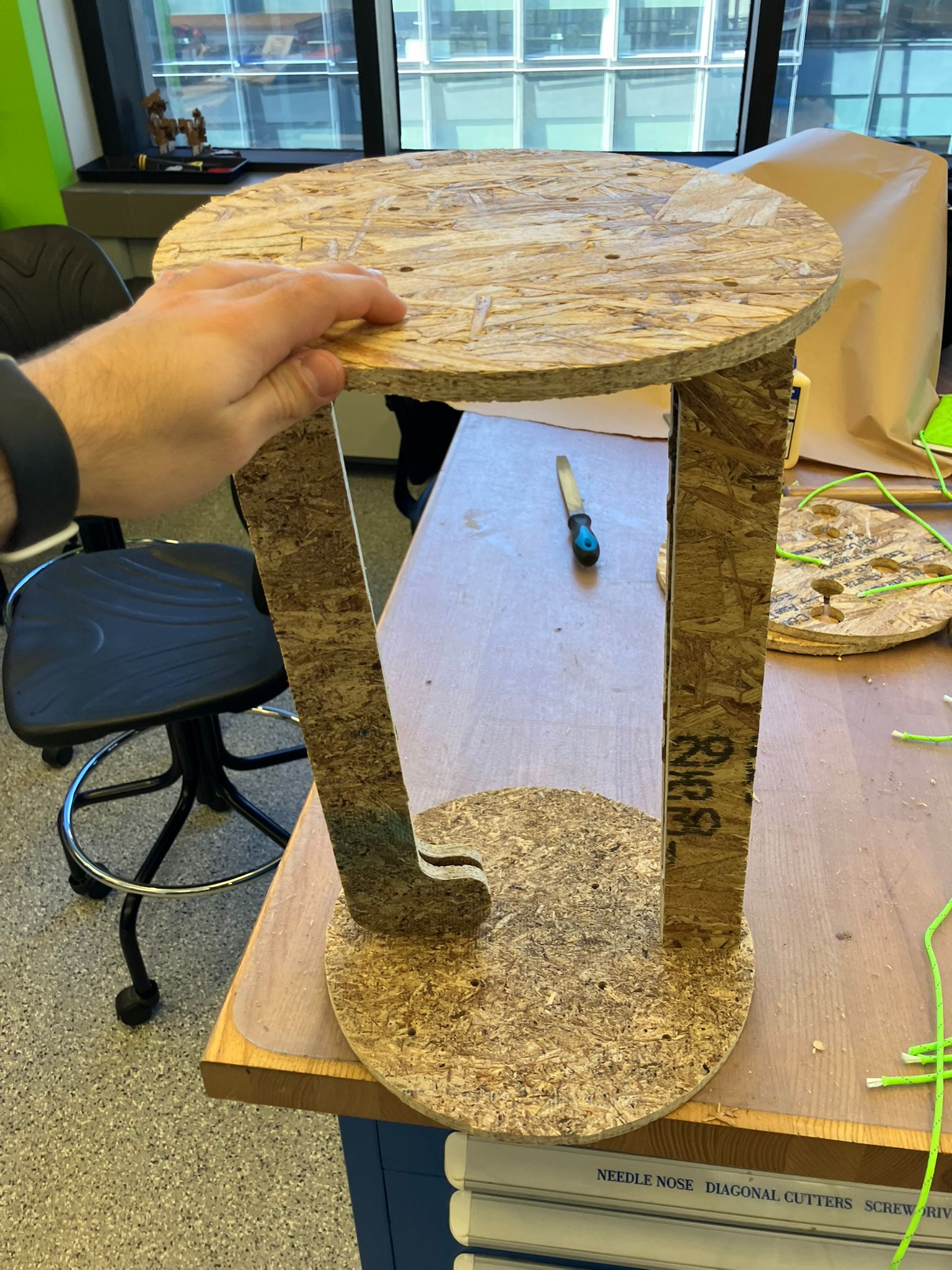 Holding top configuration