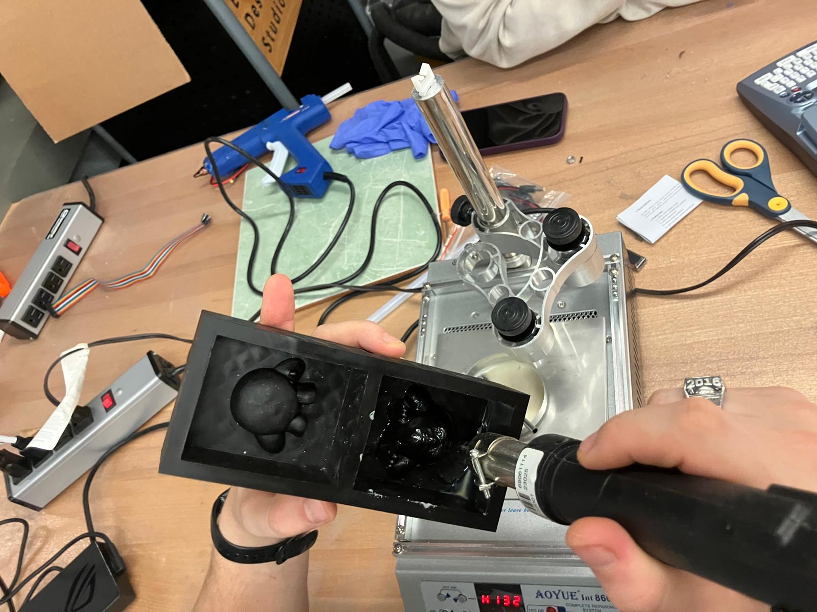 Melting wax for mold preparation