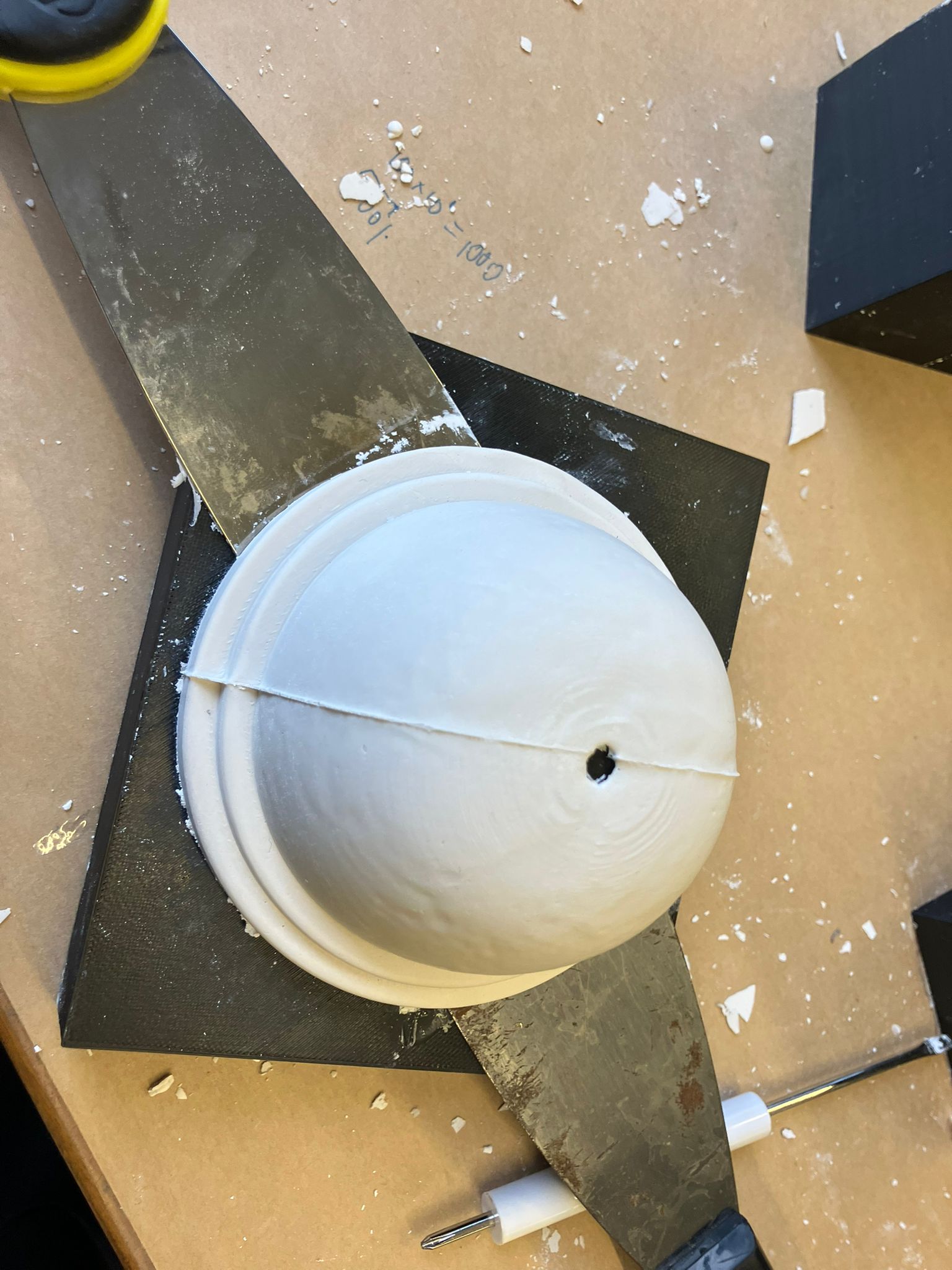 Gap created with dual putty knives to protect the mold corners