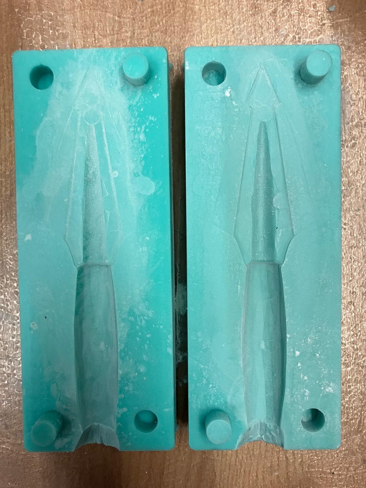 Alternate view of talc-coated mold