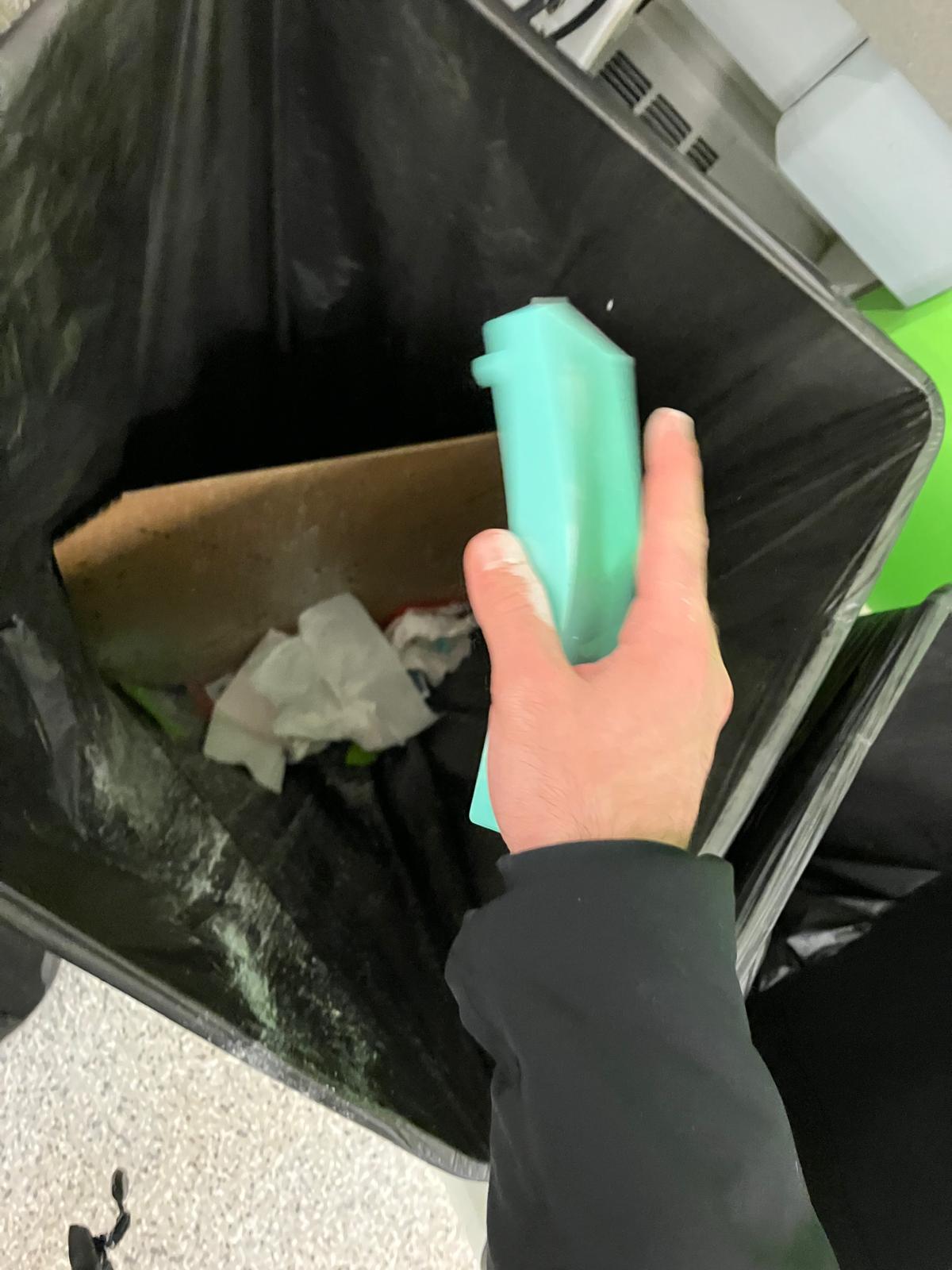 Thin talc layer applied to mold