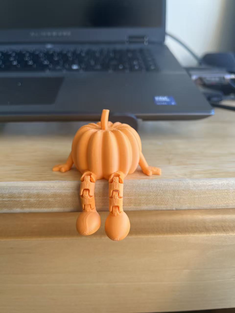 Articulated pumpkin legs