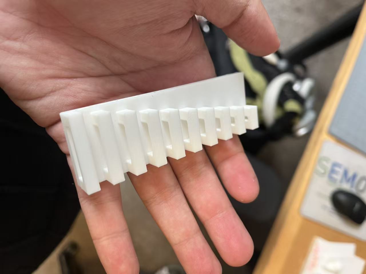 Overhang comb—where it starts to droop