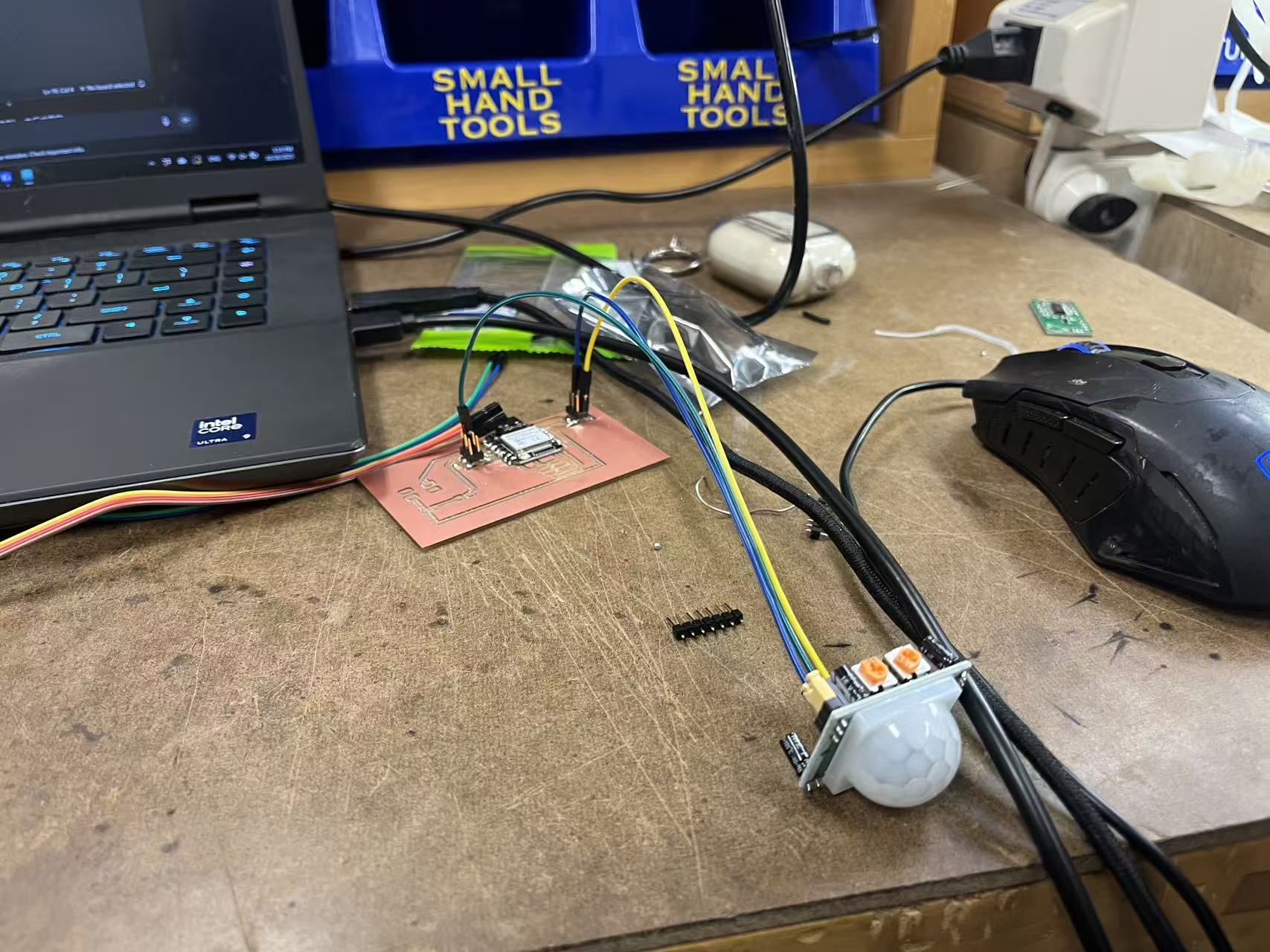 Bench wiring with laptop