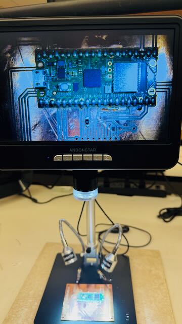 Digital magnifier for precise component placement