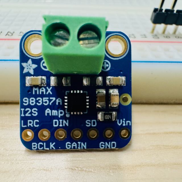 MAX98357 amplifier front view