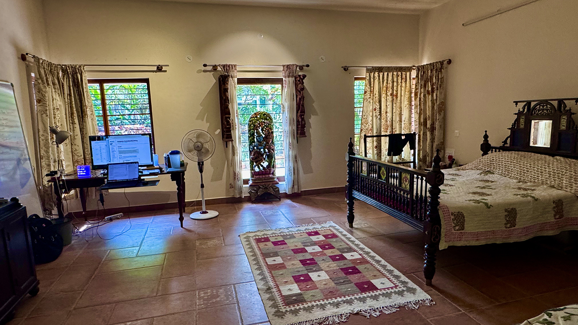 Actual bedroom showing arch and pillar design implementation