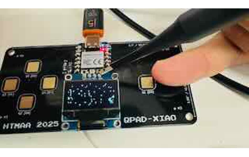 Oscilloscope probe connected to SDA line