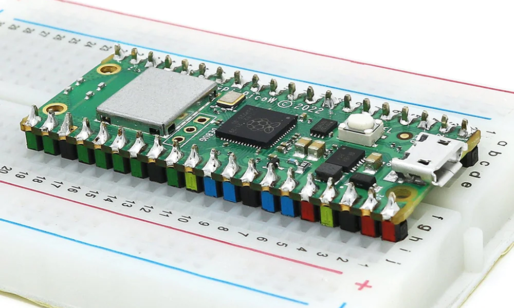 Raspberry Pi Pico with header pins