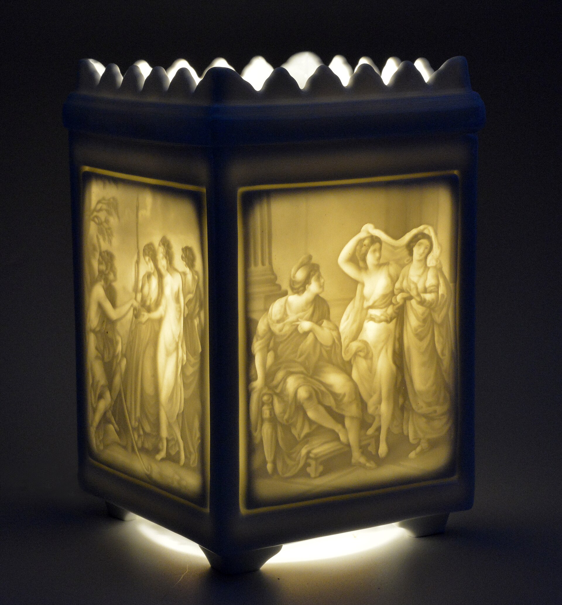 Lithophane example (Porcelain Vista Alegre, from Wikipedia)