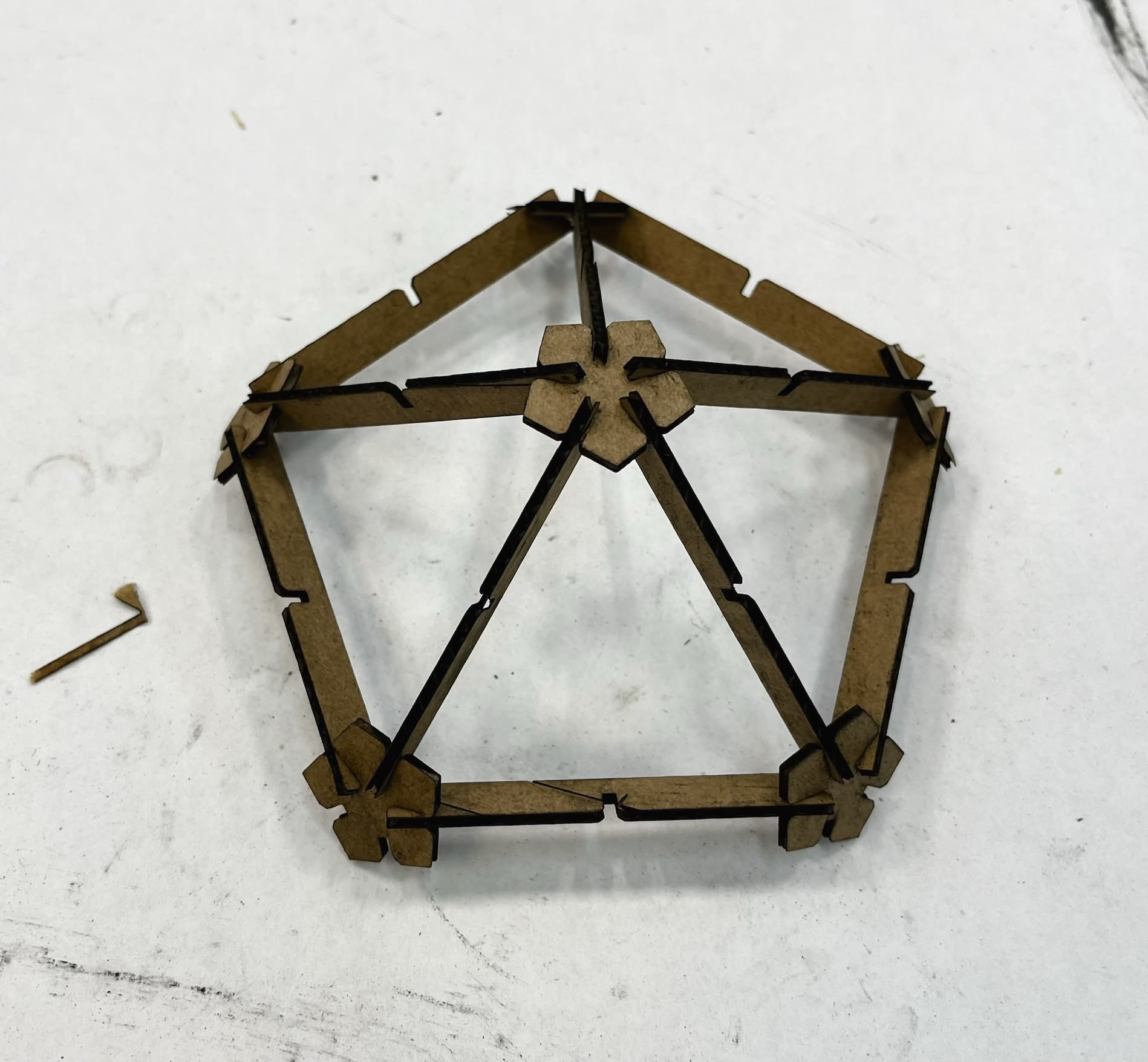 Assembly of the icosahedron cap (5 equilateral triangles)
