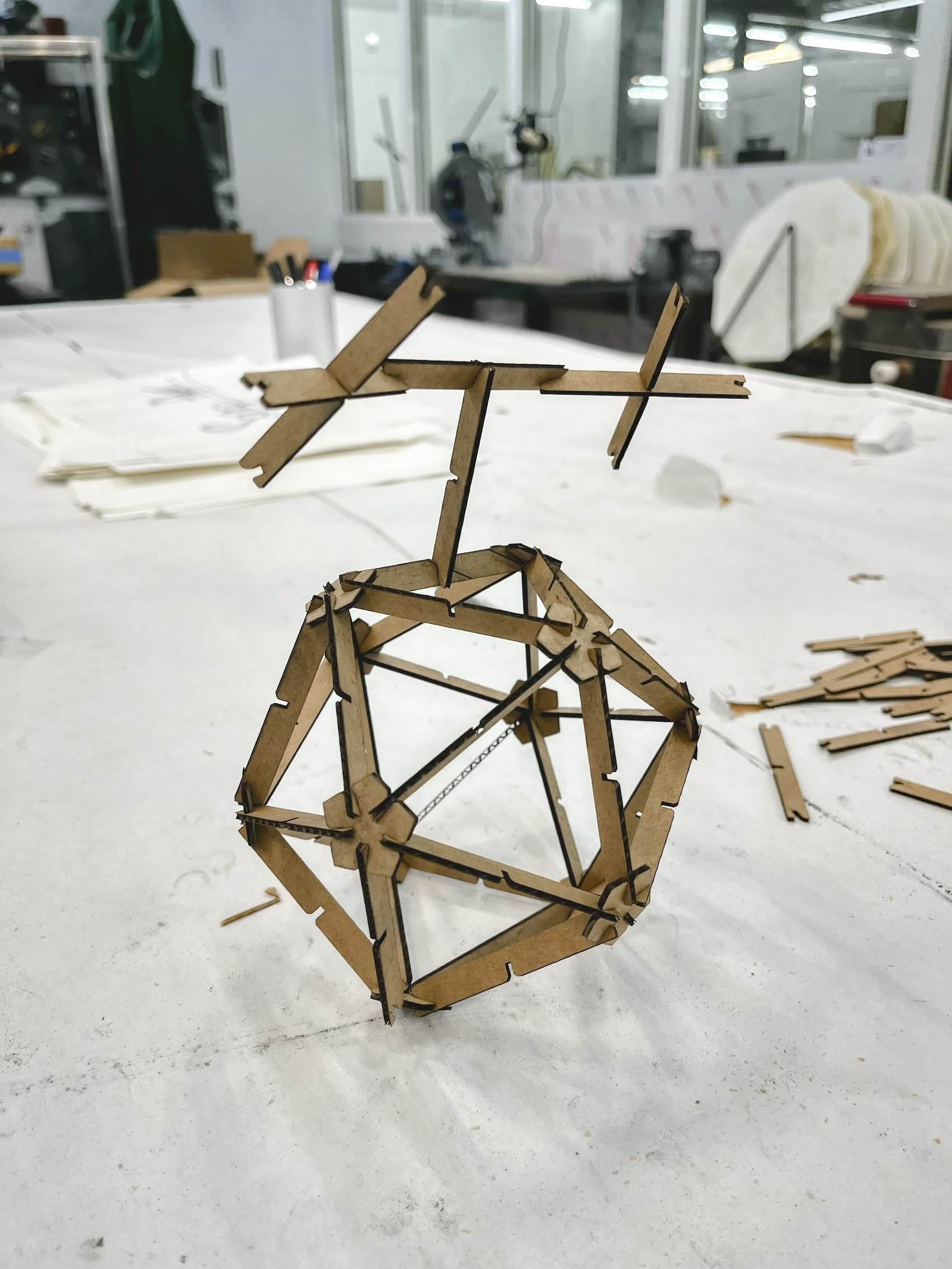 Assembling the spare beams in some interesting ways (I'm not sure what this is)