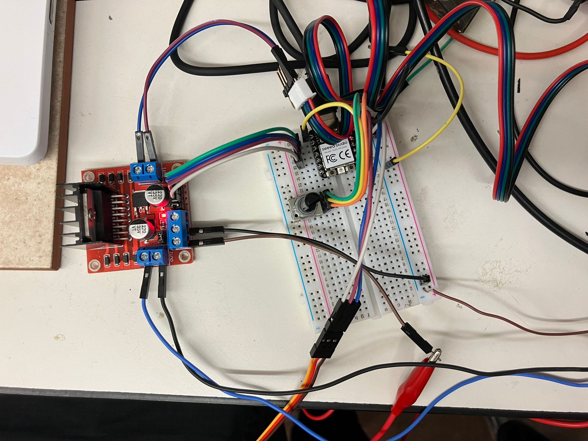 Motor circuit setup with connections