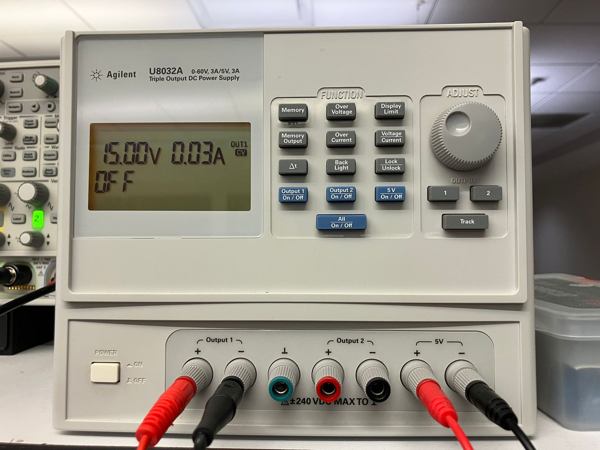 Adjustable power supply setup for motor testing